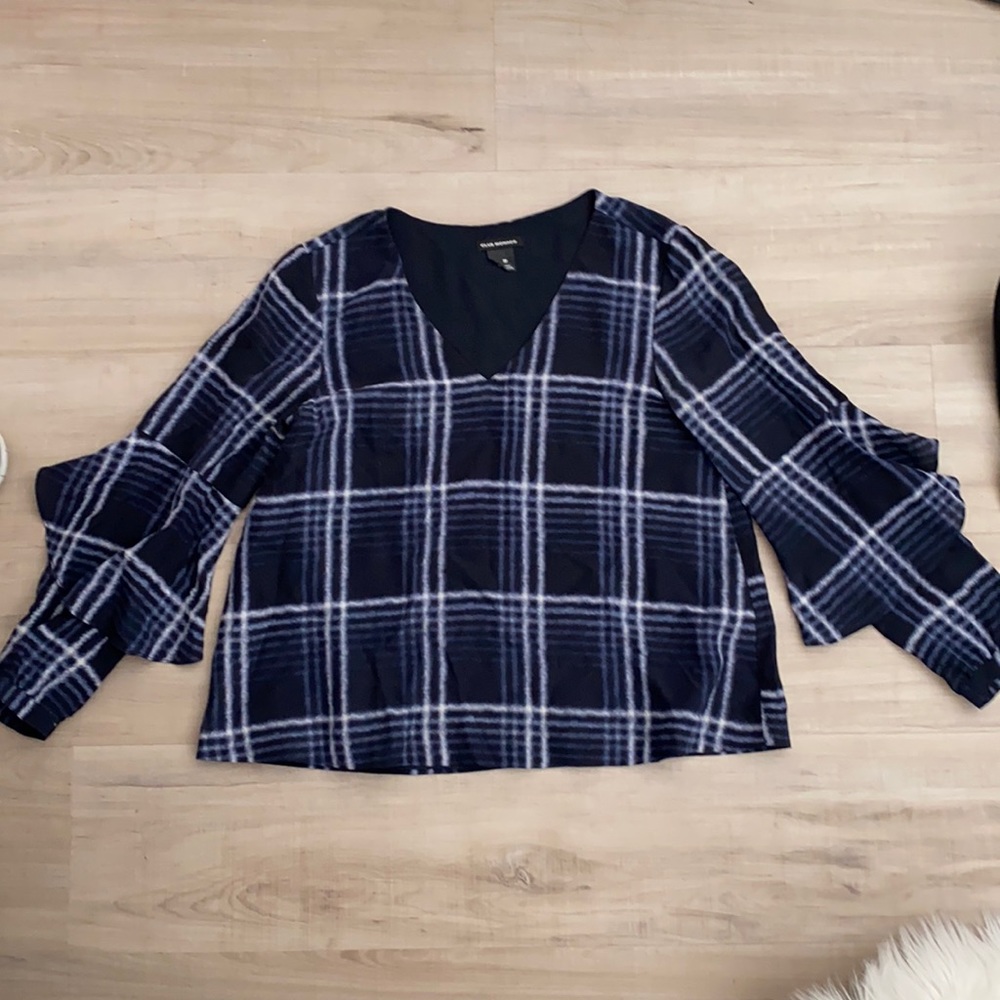 Club Monaco 100% silk blouse